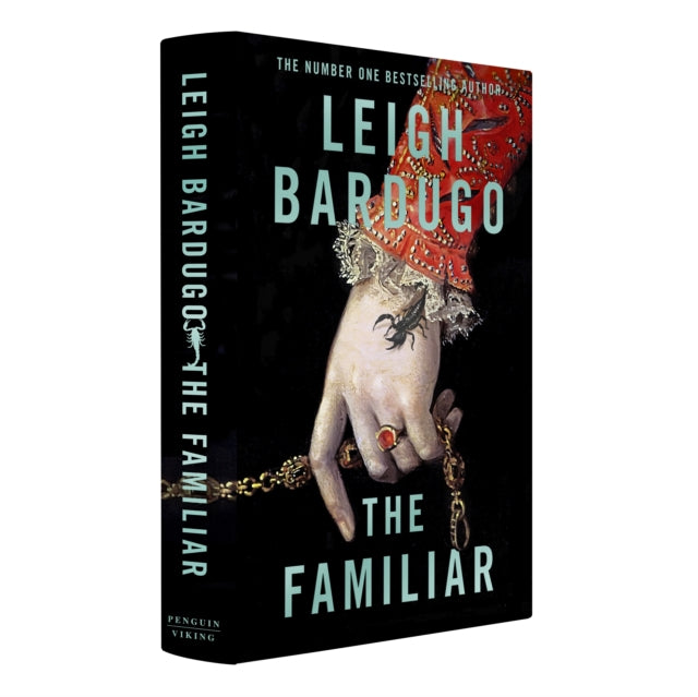 Book cover of: Familiar. By: Leigh Bardugo