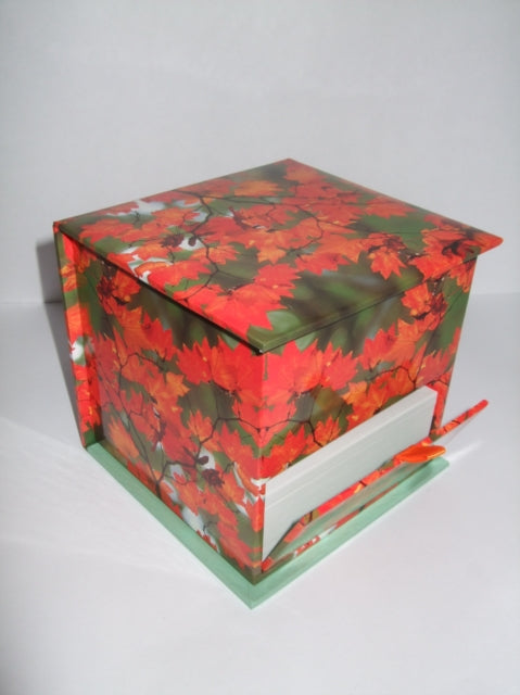 Book cover of: Memo Block: Autumn Leaf. By: Peony Press