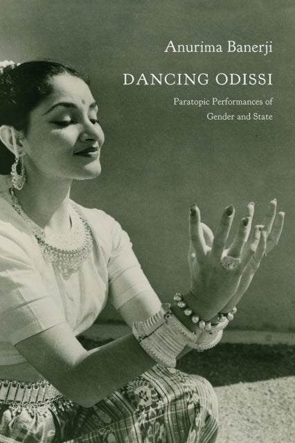 Book cover of: Dancing Odissi. By: Anurima Banerji