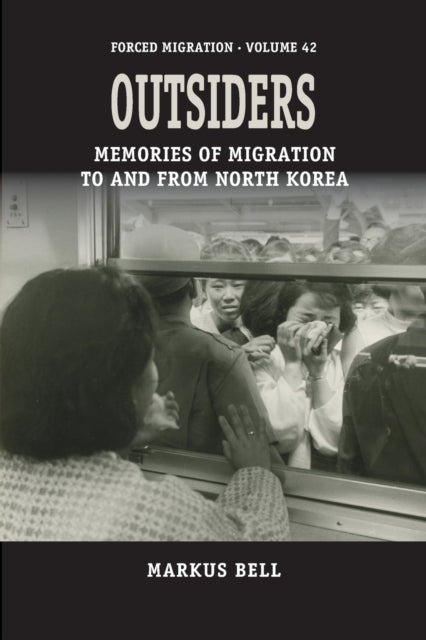 Book cover of: Outsiders. By: Markus Bell