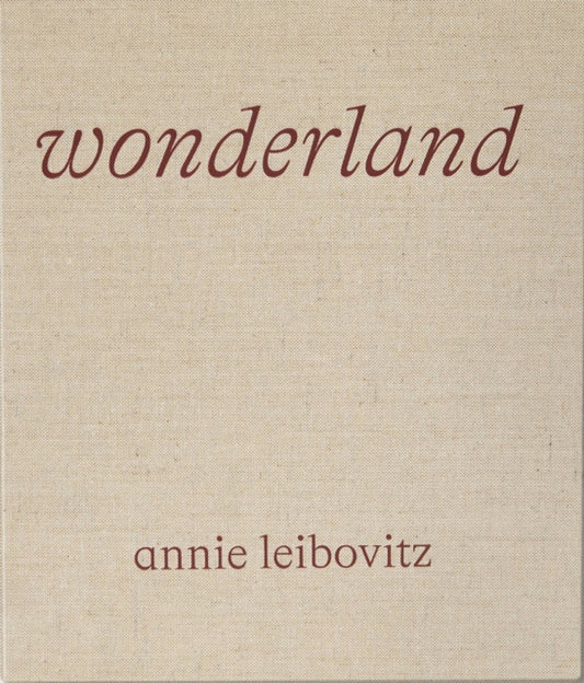 Book cover of: Wonderland. By: Anna Wintour