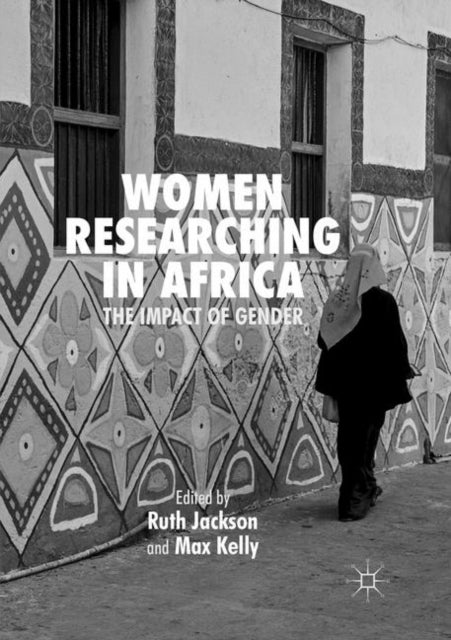 Book cover of: Women Researching in Africa. By: Ruth Jackson